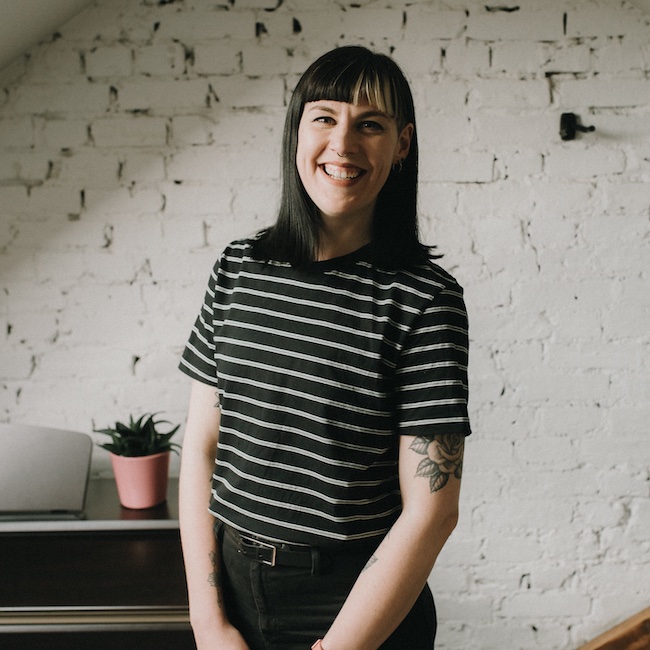 Singing Lessons Brighton Teacher - Candi Louise